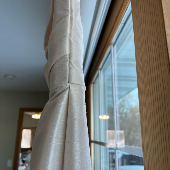 Jim Hjelm wedding dress - Picture 2 of 14